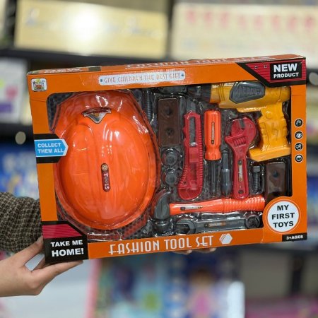 طقم معدات مع خوذة