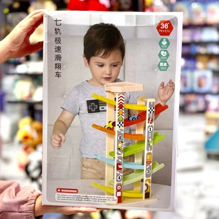 مسارات سيارات خشبية