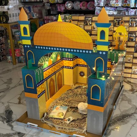 في بيتنا مسجد