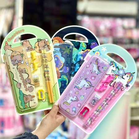 بكج قرطاسية مع مقص