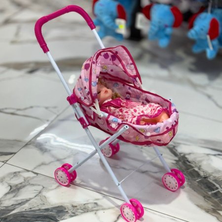 لعبة البيبي مع العرباة