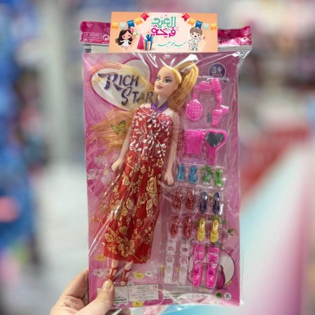 لعبة عروس مع احذية