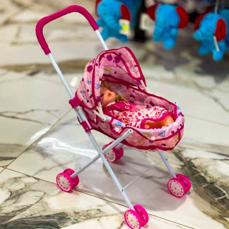 لعبة البيبي مع العرباة