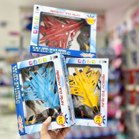 لعبة الطائرة مع ريموت