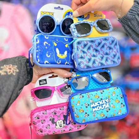 جزدان مع نظارة