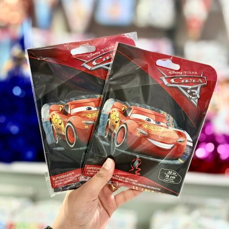 السيارة الحمراء