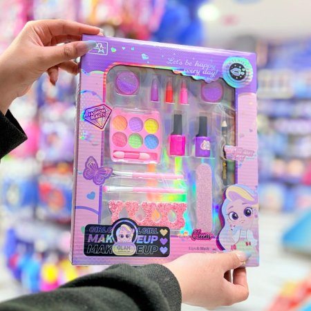 علبة مكياج واظافر مميزة للاطفال