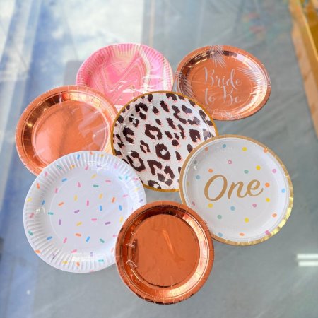 صحون كرتون مشكل