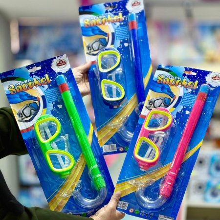 طقم نظارة مع تنفس تحت الماء