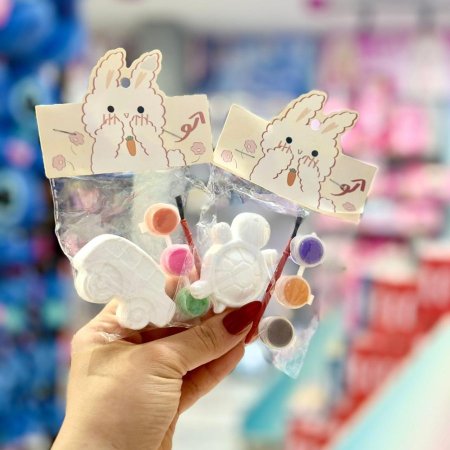 تلوين مجسّمات الجبس