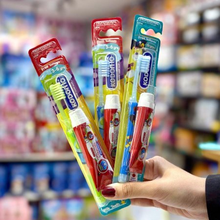 فرشاية اسنان مع معجون