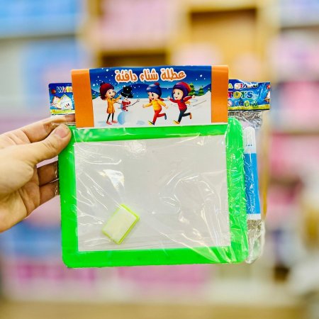 لوح كتابة صغير مع الحروف